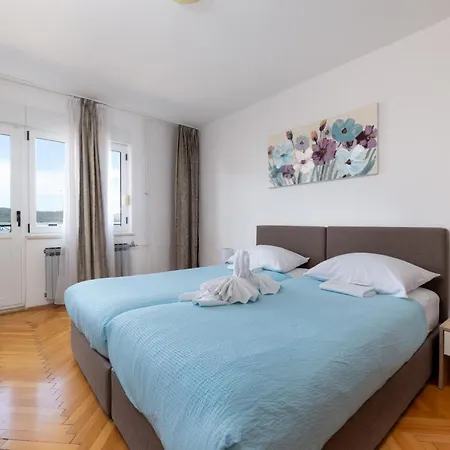Okruk Bed & Breakfast Okrug Gornji