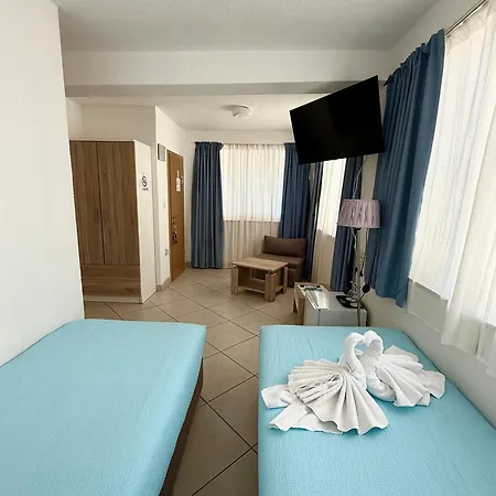 Bed & Breakfast Okruk-10 Meters Away From The Okrug Gornji