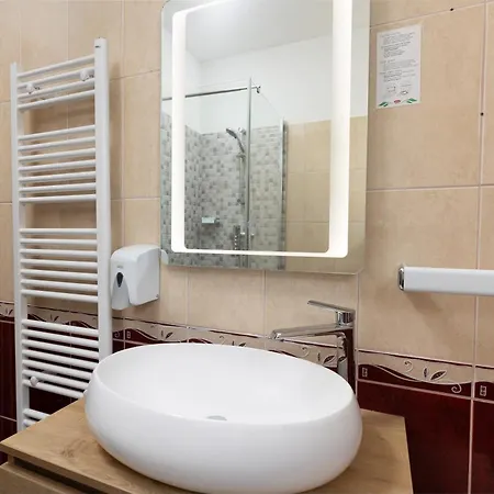 Bed & Breakfast Okruk-10 Meters Away From The Okrug Gornji