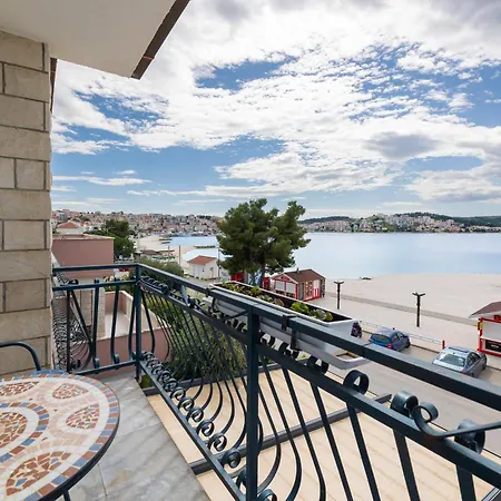 Bed & Breakfast Okruk-10 Meters Away From The 3*