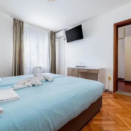Bed & Breakfast Okruk-10 Meters Away From The 3*