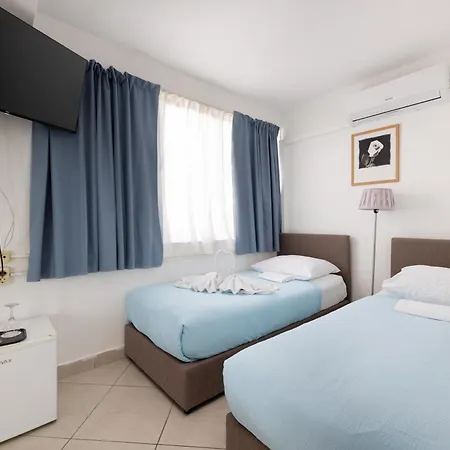 Okruk-10 Meters Away From The Bed & Breakfast Okrug Gornji