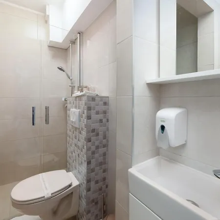 Okruk-10 Meters Away From The 3* Okrug Gornji